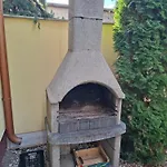 7 Apartmanhaz *