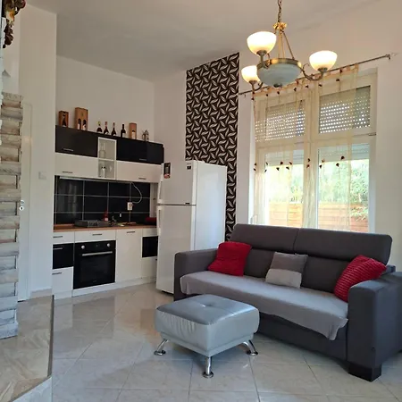 Apartamento 7 *