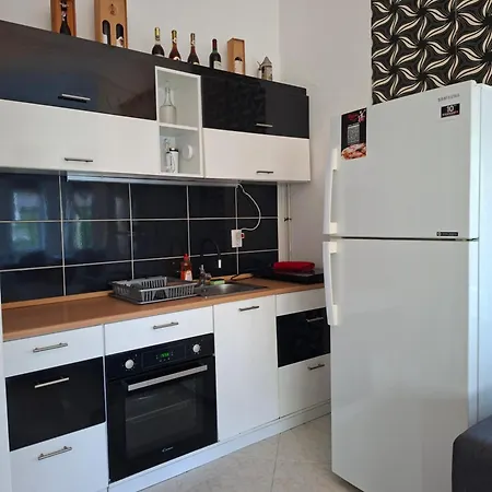7 Apartmanhaz Lejlighed *